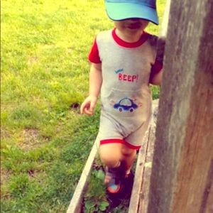 Super Soft 18M Grey “Beep Beep” Romper (Boys) EUC